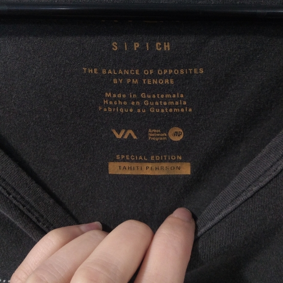 Gray shirt - Picture 4 of 4